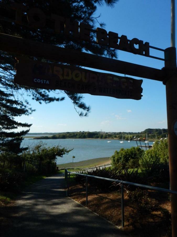 Pine Ridge 59 Rockley Park Poole With Sea View Sleeps Six Hotel Luaran gambar